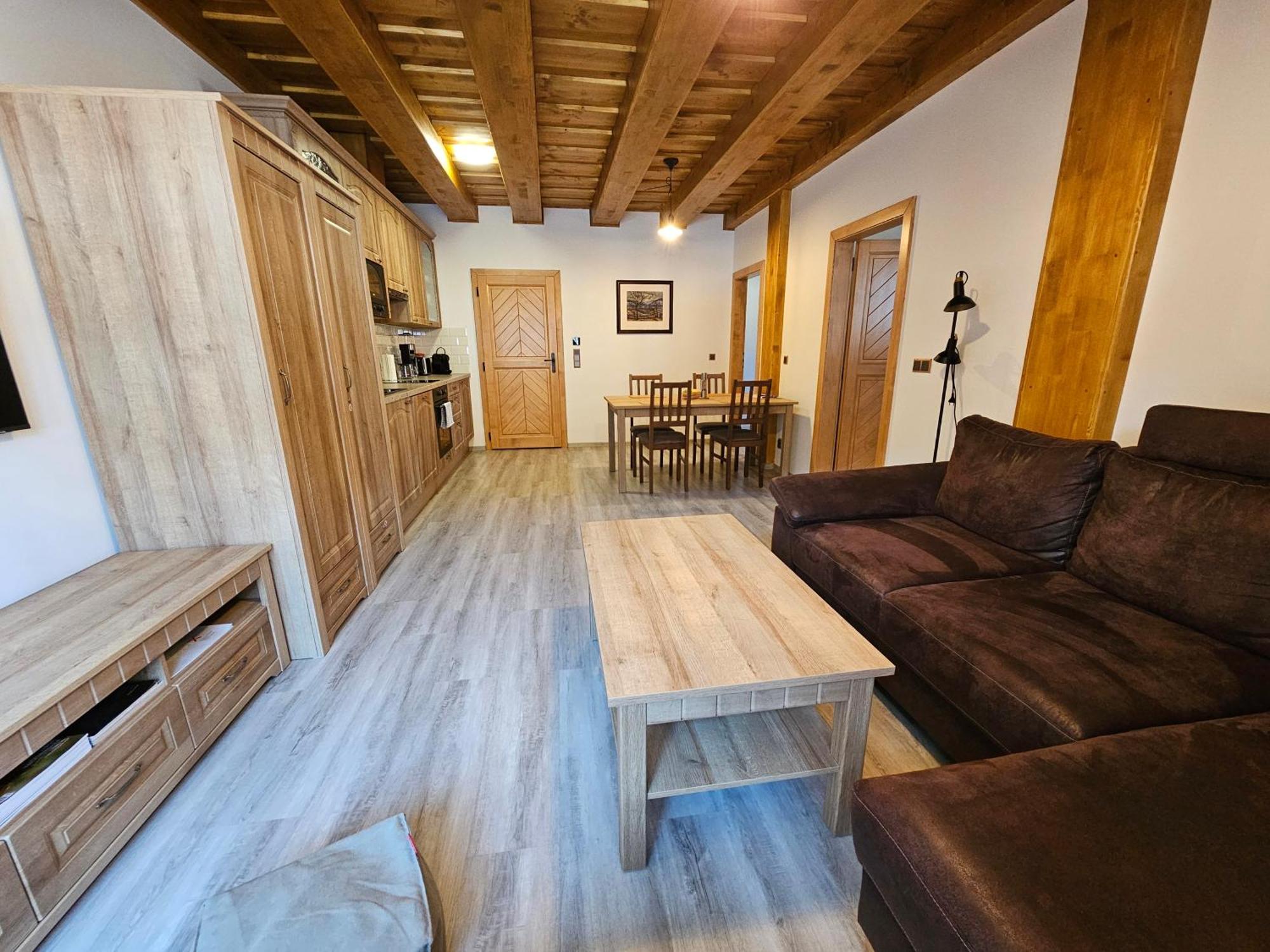 Apartmany Jezerne Вельке-Карловице Экстерьер фото
