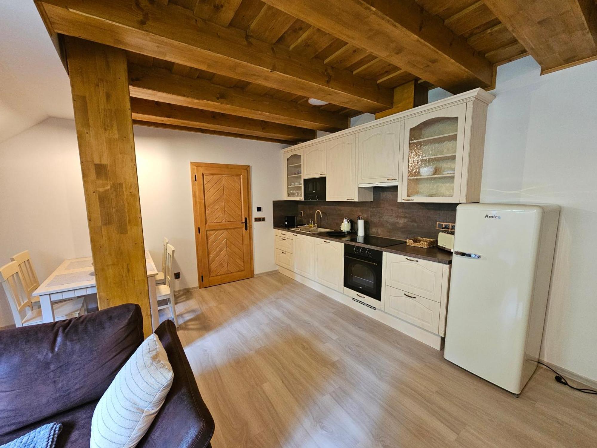Apartmany Jezerne Вельке-Карловице Экстерьер фото